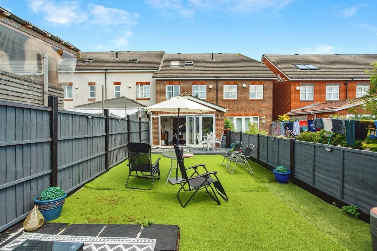Southwell Close, Chafford Hundred, Grays, Essex, RM16, photo 15