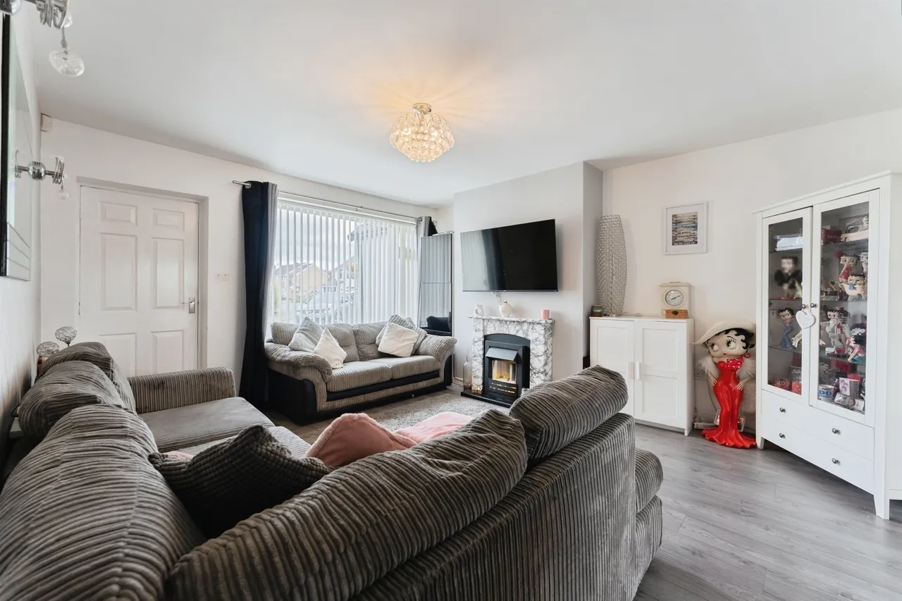 Dunkirk Drive, Whitby, Ellesmere Port, photo 5