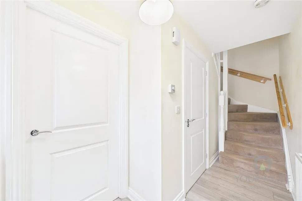 Cliff Court, Little Billing, Northampton, NN3, photo 11