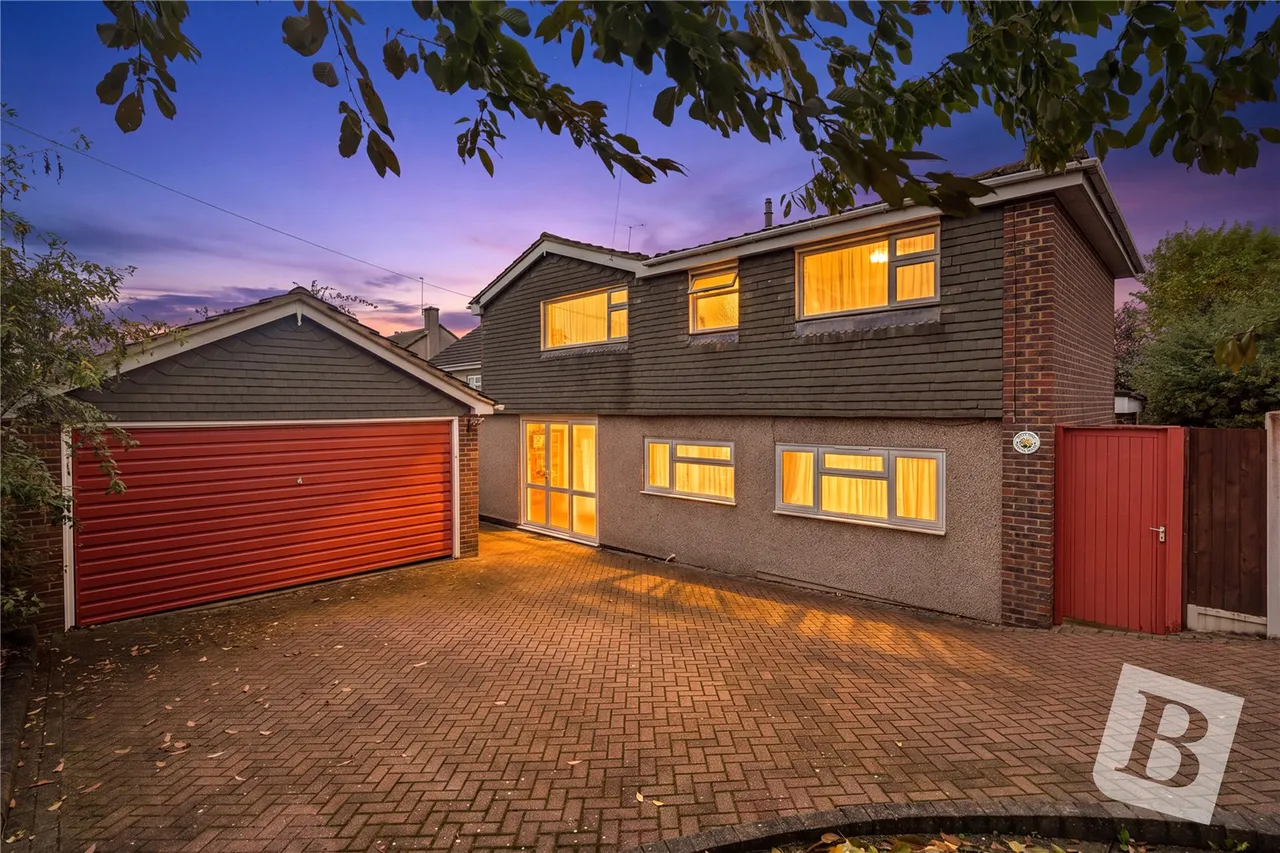 5 bed house for sale, Southend Road, Wickford, SS11