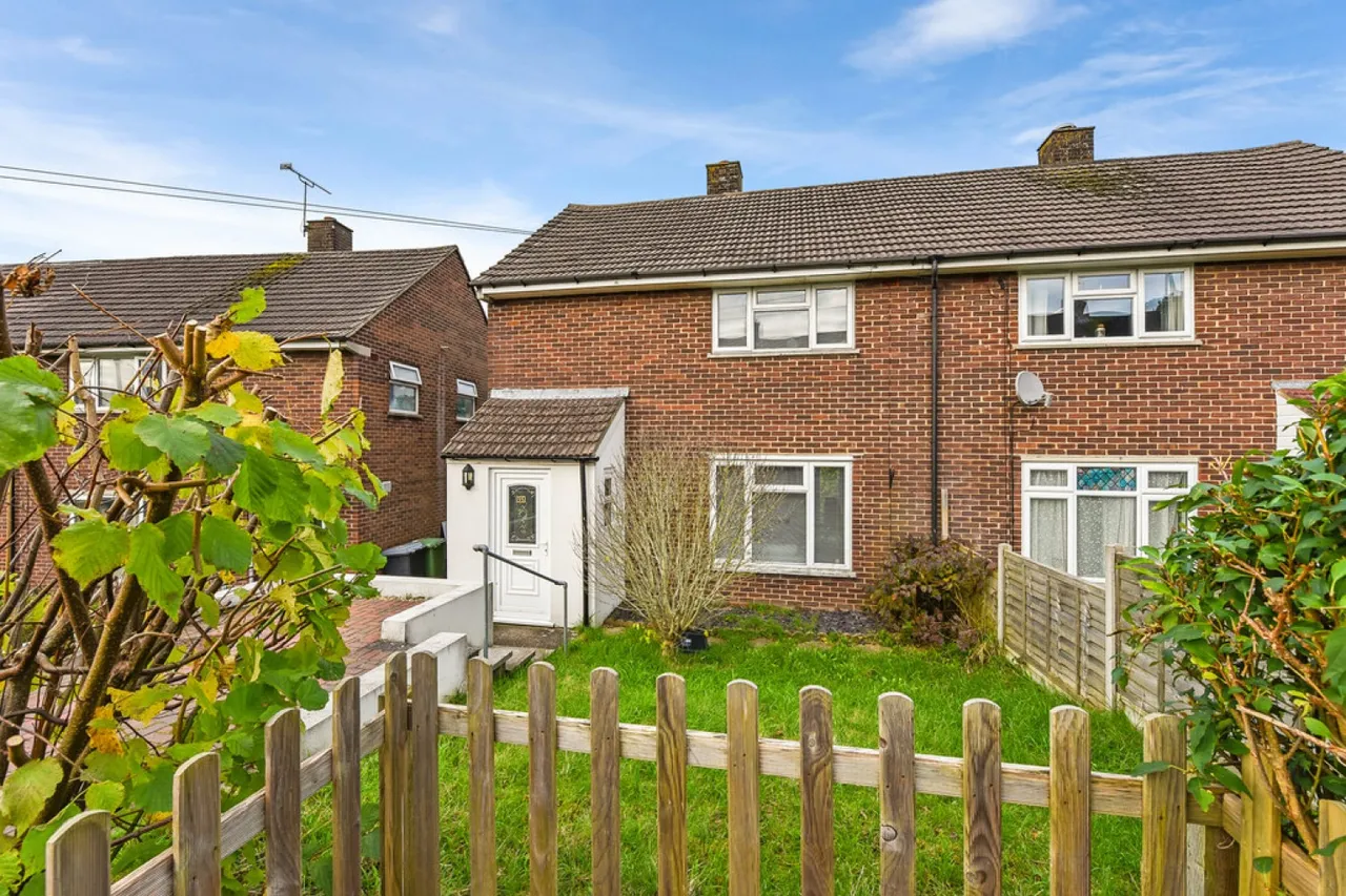 3 bed house for sale — Shepherds Road, Winchester