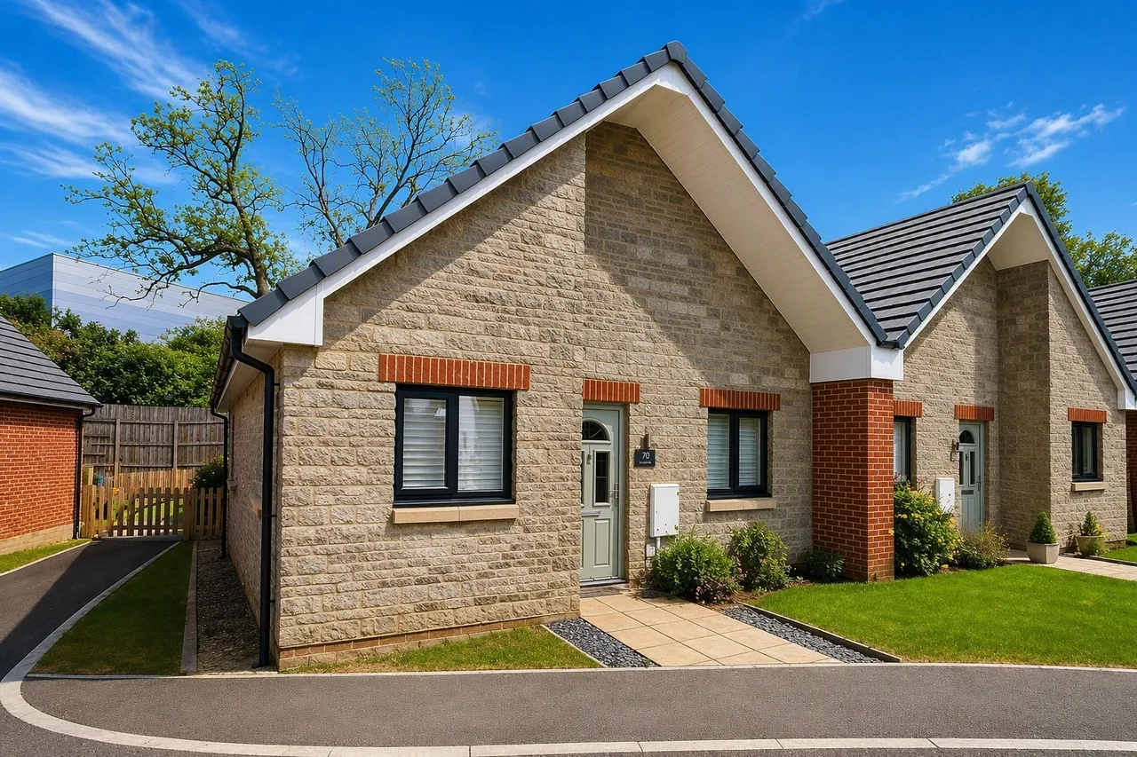 2 bed house for sale, Barnes Road, Swindon, SN3