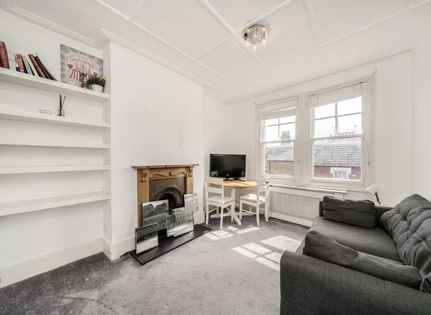 Garfield Road, Clapham Common North Side, SW11, photo 2