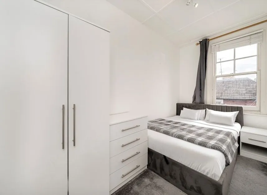 Garfield Road, Clapham Common North Side, SW11, photo 5