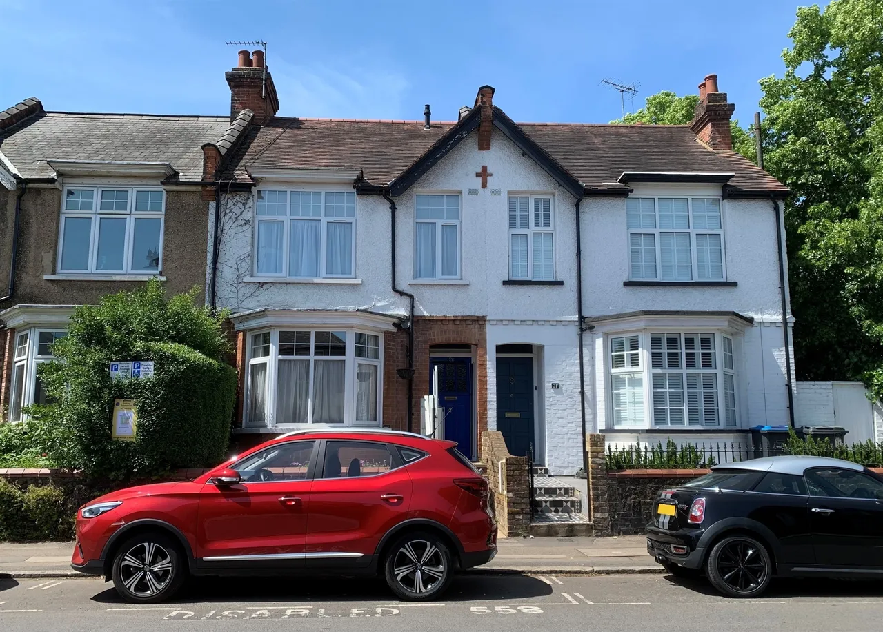 3 bed house for sale — Chase Side, Enfield