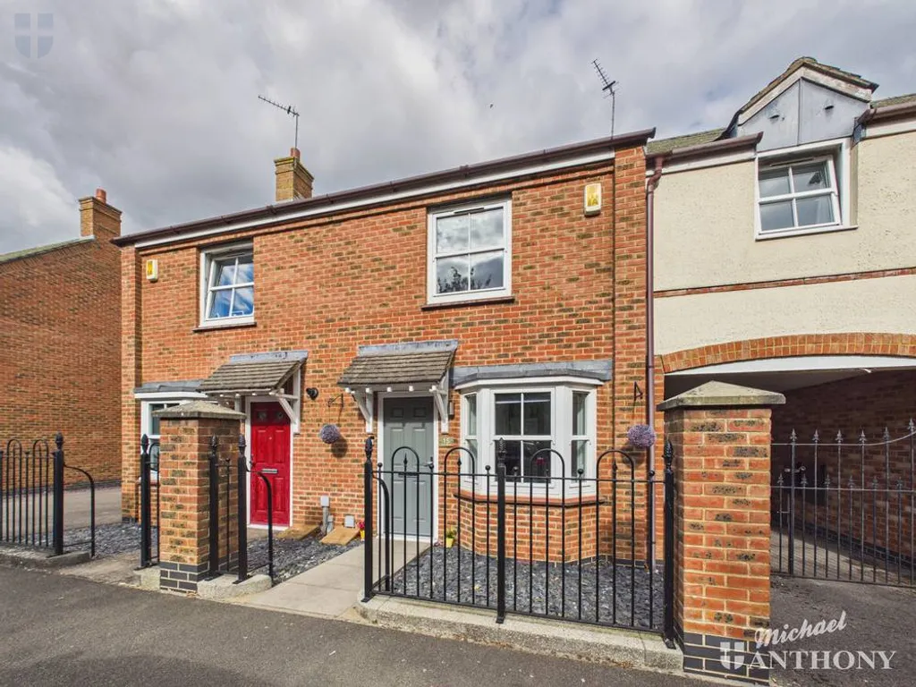 2 bed house for sale — Cooks Road, Aylesbury, HP19 7GD