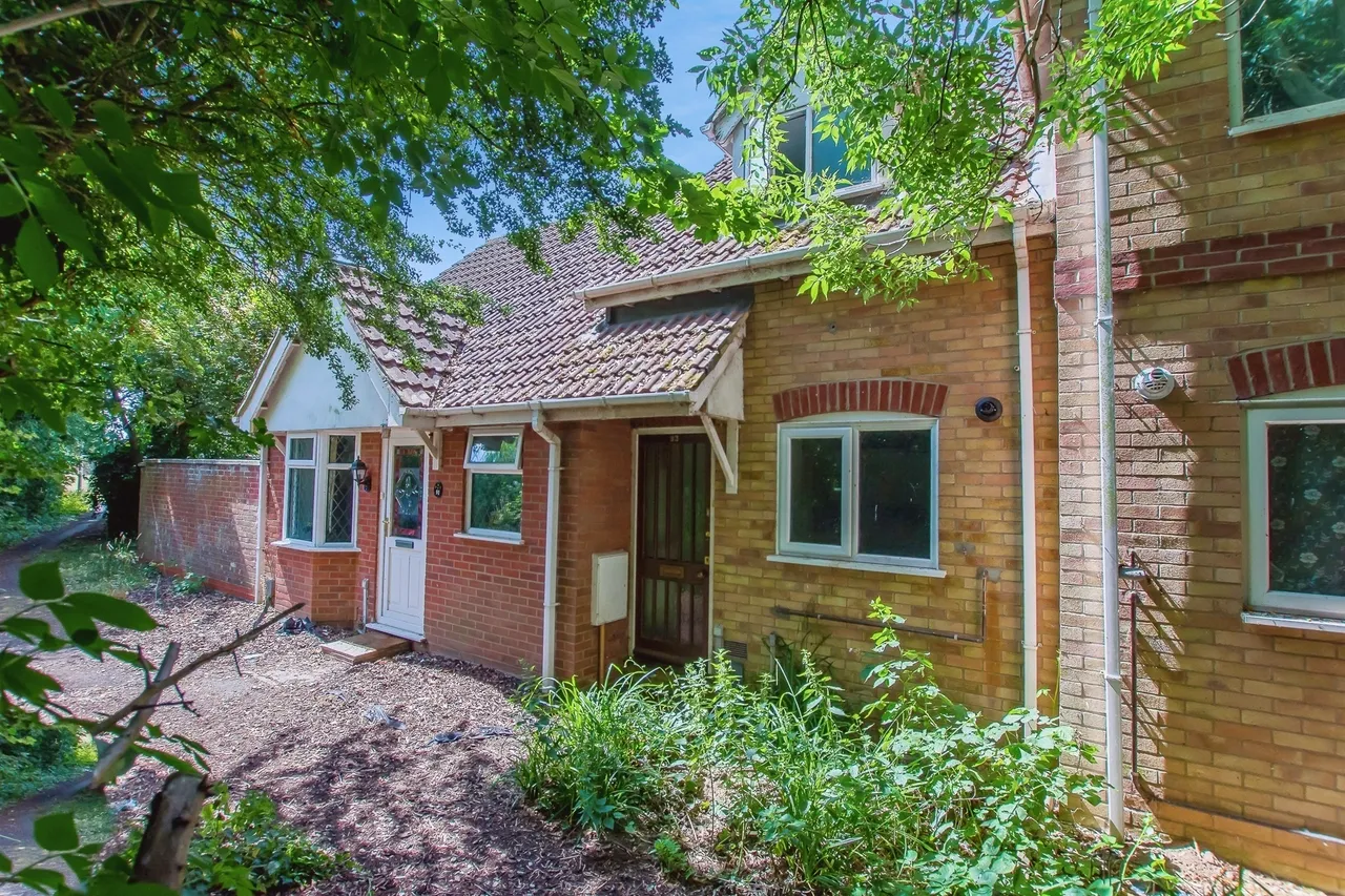 1 bed house for sale — Waterlees Road, WISBECH