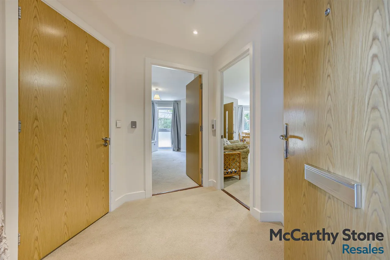 The Moors, Thatcham, RG19, photo 11