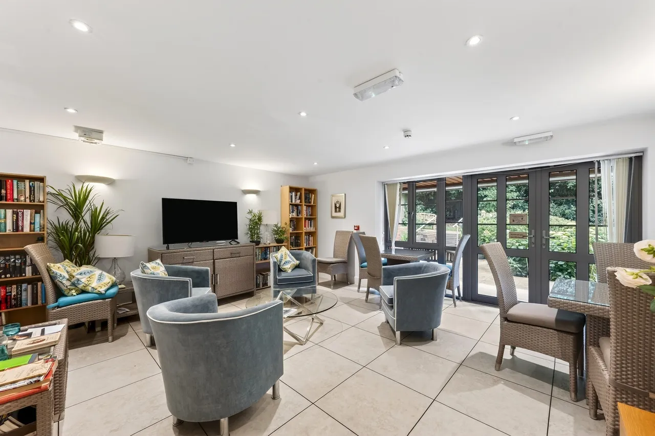 Kingston Road, London, SW20, photo 15