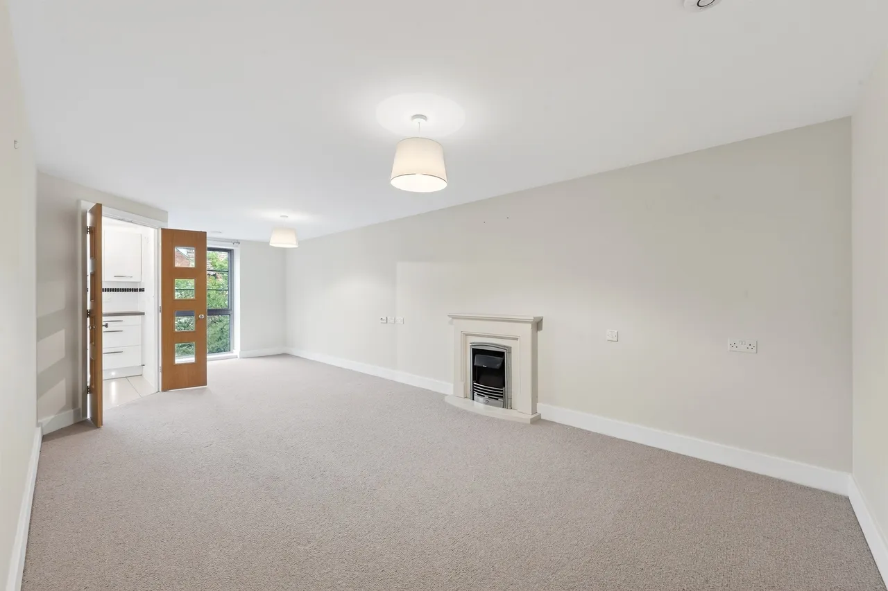 Kingston Road, London, SW20, photo 13