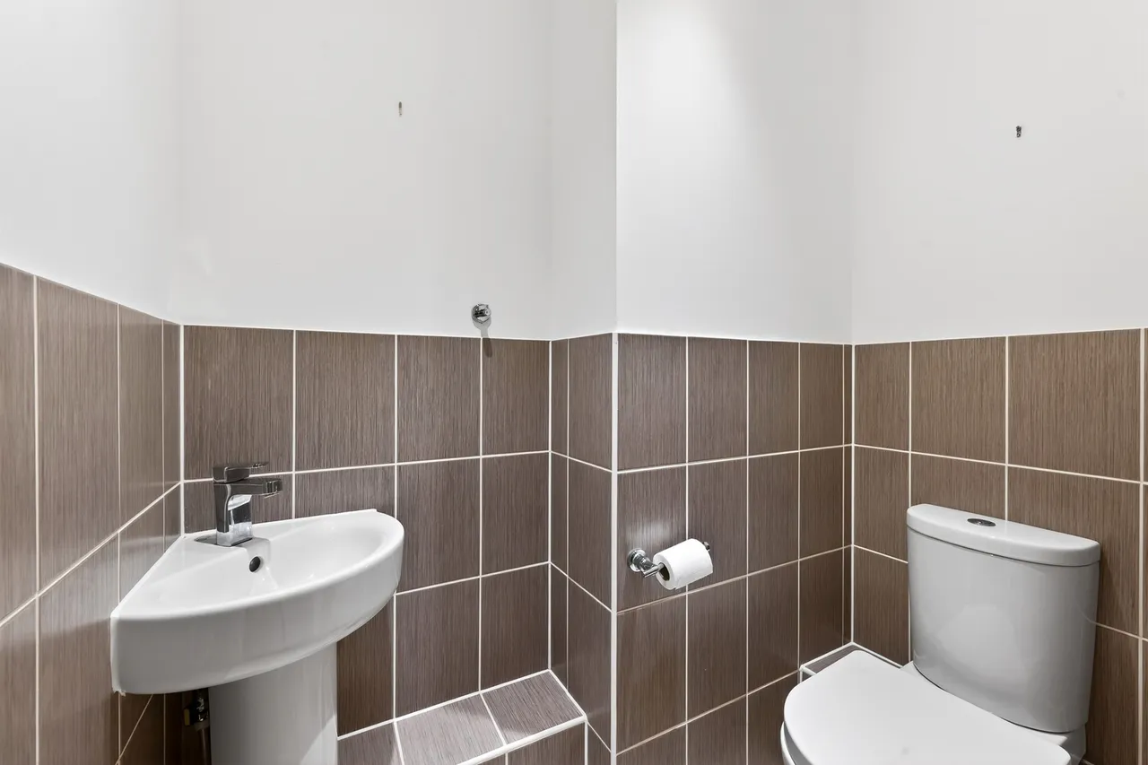 Kingston Road, London, SW20, photo 17