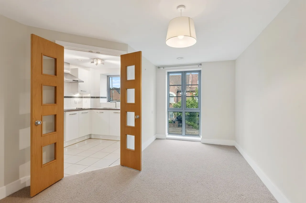 Kingston Road, London, SW20, photo 12