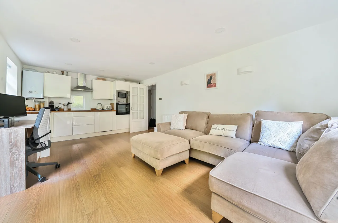 Catteshall Lane, Godalming, GU7, photo 9