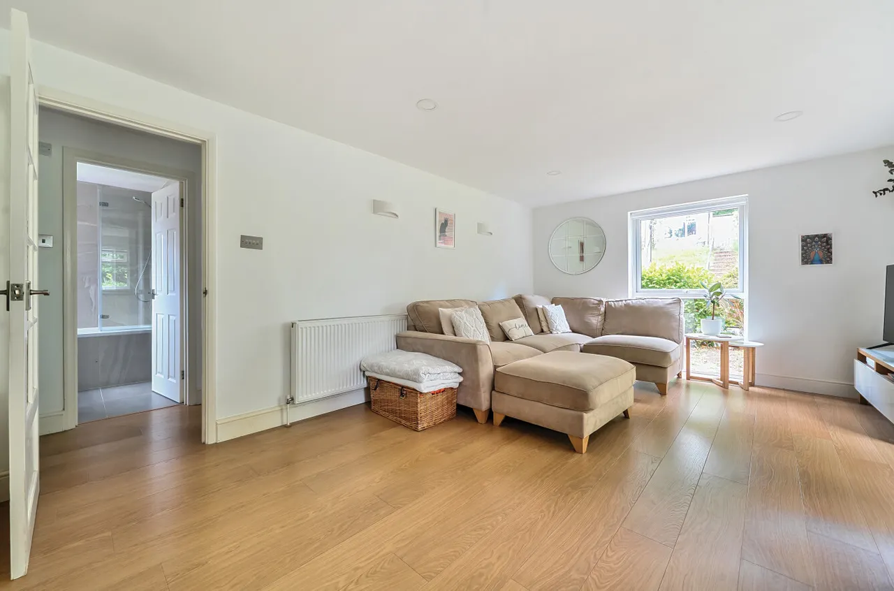 Catteshall Lane, Godalming, GU7, photo 11