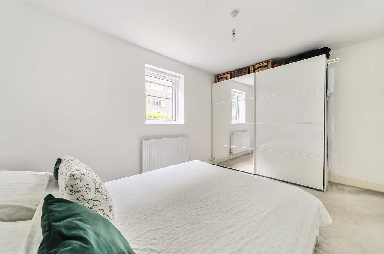 Catteshall Lane, Godalming, GU7, photo 13