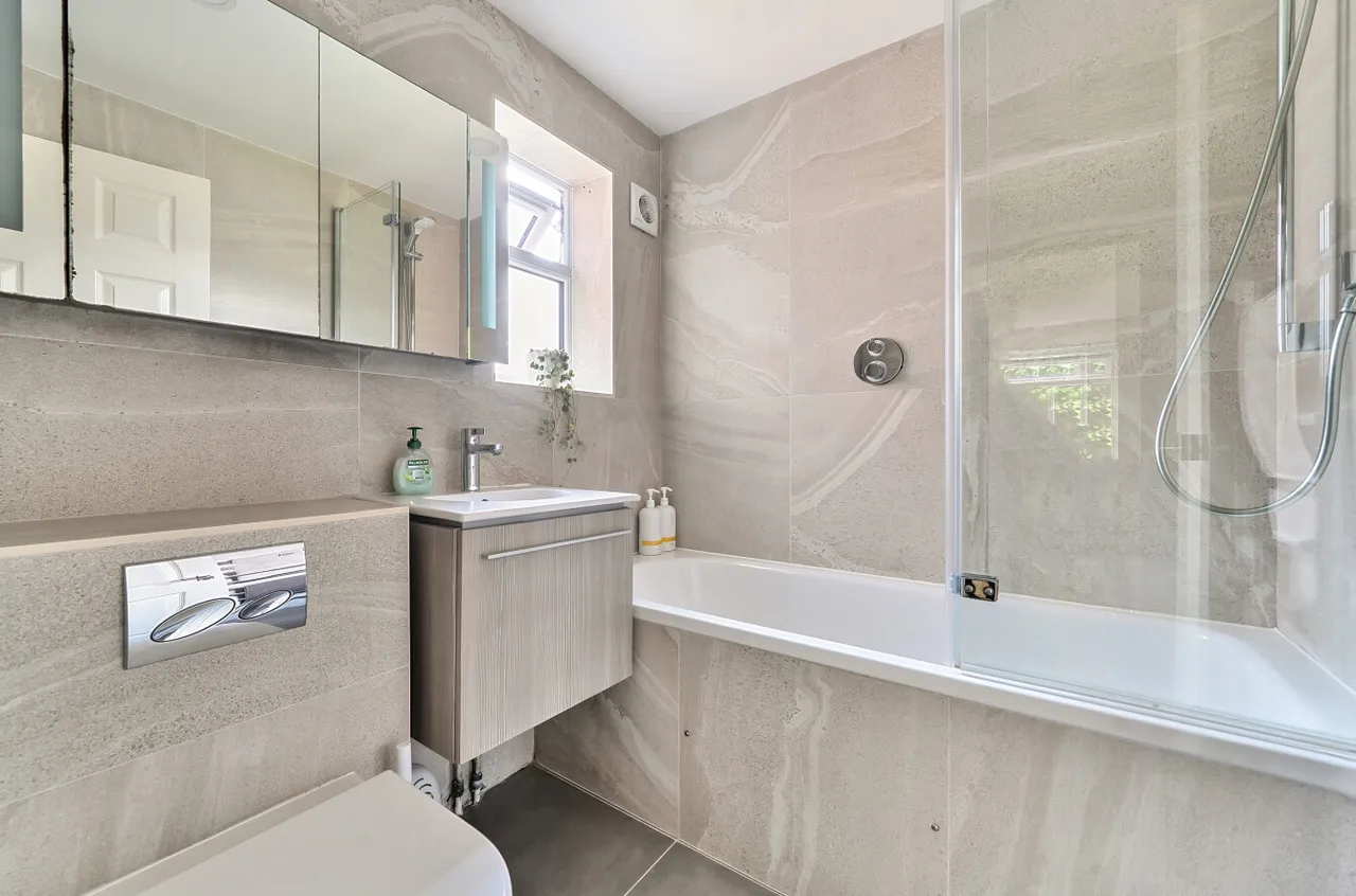 Catteshall Lane, Godalming, GU7, photo 15