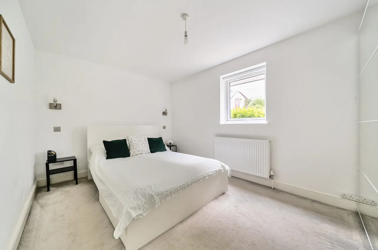 Catteshall Lane, Godalming, GU7, photo 12