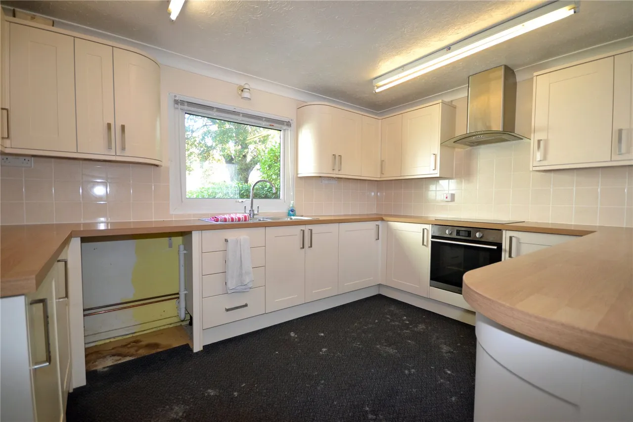 Warborne Lane, Portmore, Lymington, Hampshire, SO41 5RH, photo 4