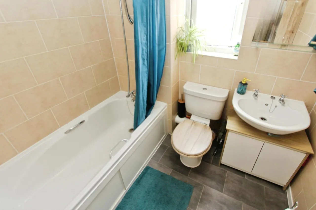 Hatton Crofts, Long Eaton, NG10, photo 14