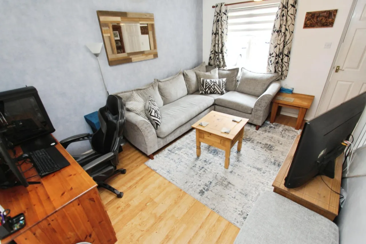 Hatton Crofts, Long Eaton, NG10, photo 3