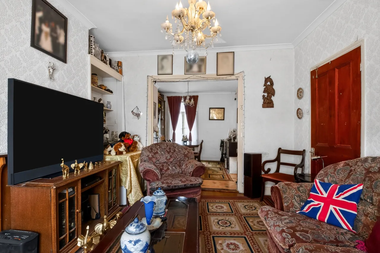 Willenhall Road, London, photo 6