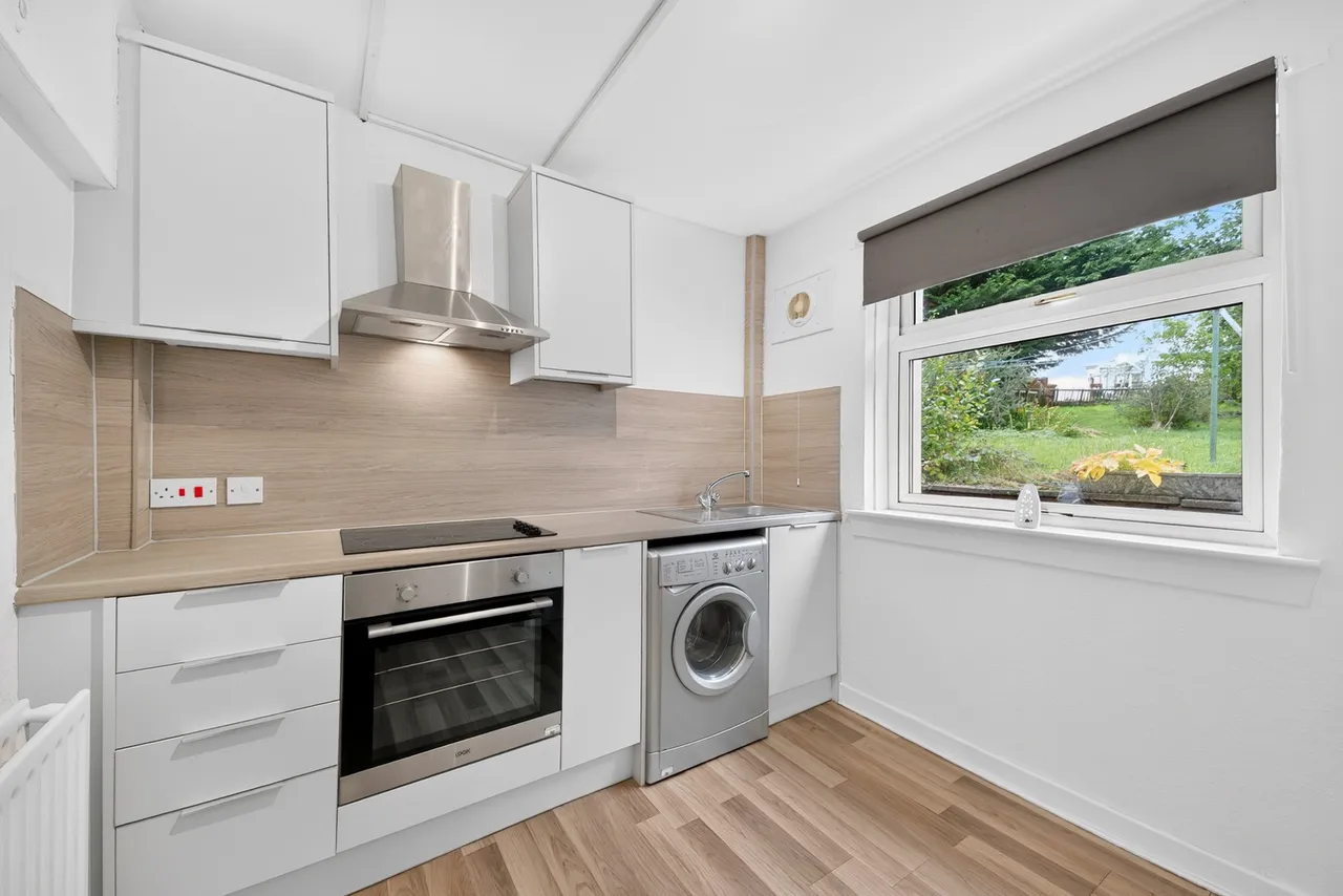 Robslee Road, Thornliebank, G46, photo 6