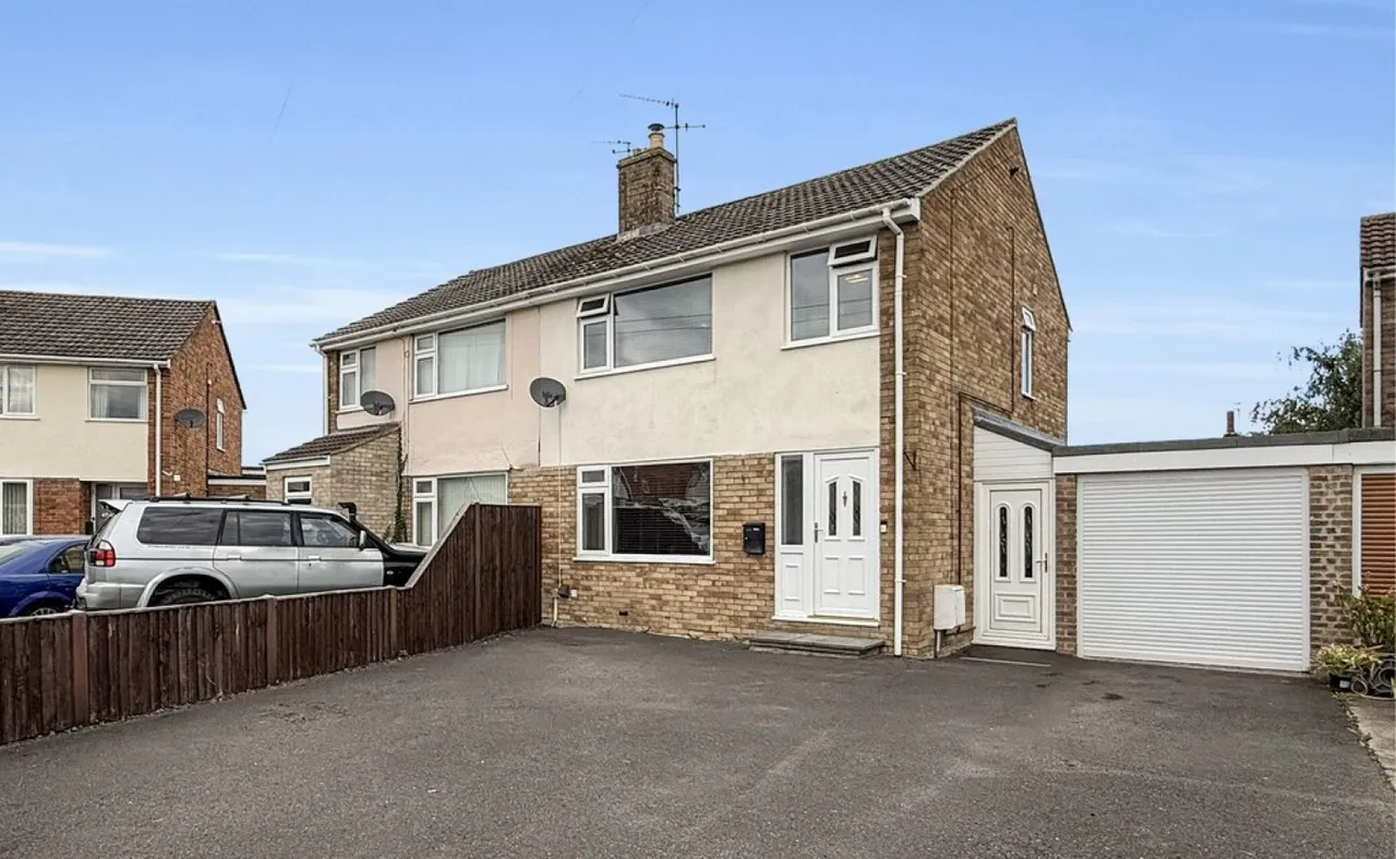 3 bed house for sale, Chichester Park, Westbury, BA13