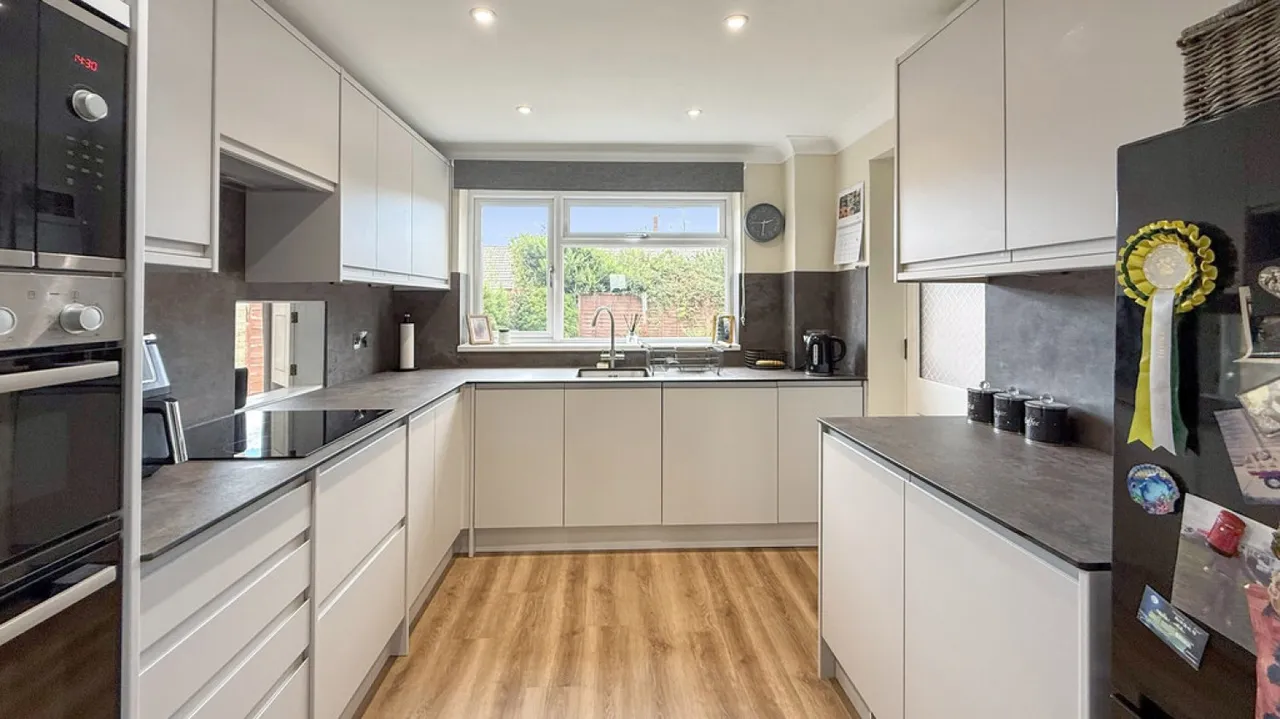 Chichester Park, Westbury, BA13, photo 5