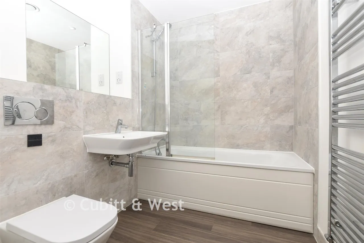 Marketfield Way, Redhill, RH1, photo 12
