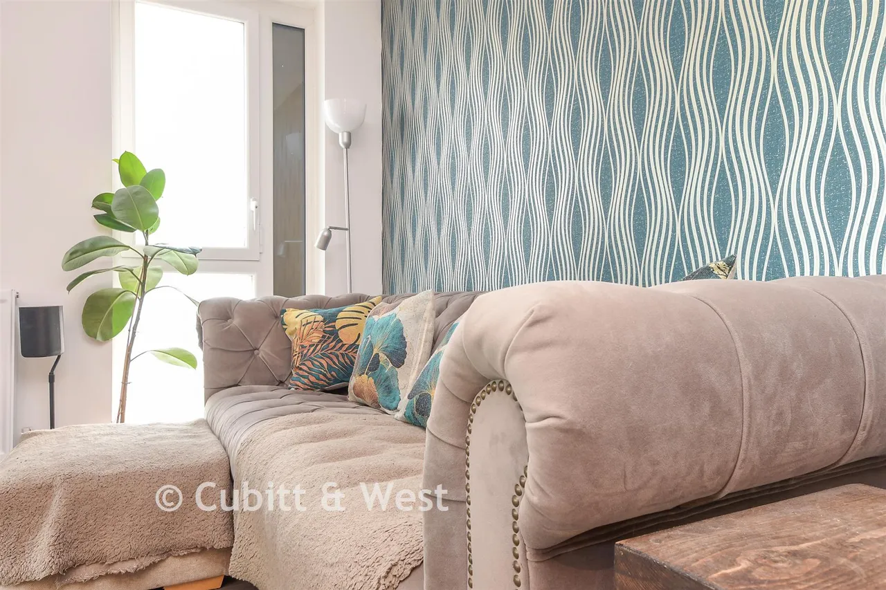 Marketfield Way, Redhill, RH1, photo 7