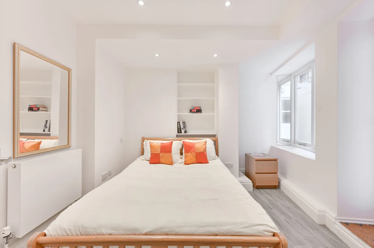 Flat 3, 52-70 Fitzgeorge Avenue, London, photo 5