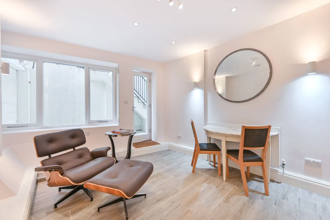 Flat 3, 52-70 Fitzgeorge Avenue, London, photo 4