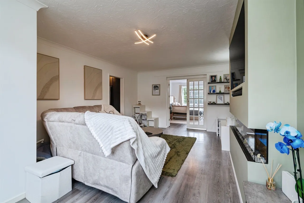 Fellowes Drive, Bradwell, Great Yarmouth, photo 9