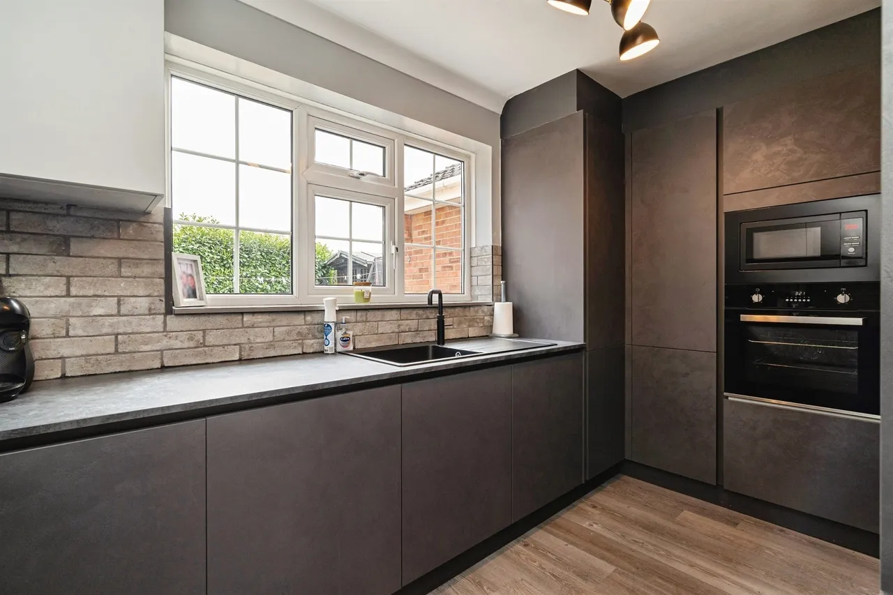 Fellowes Drive, Bradwell, Great Yarmouth, photo 10