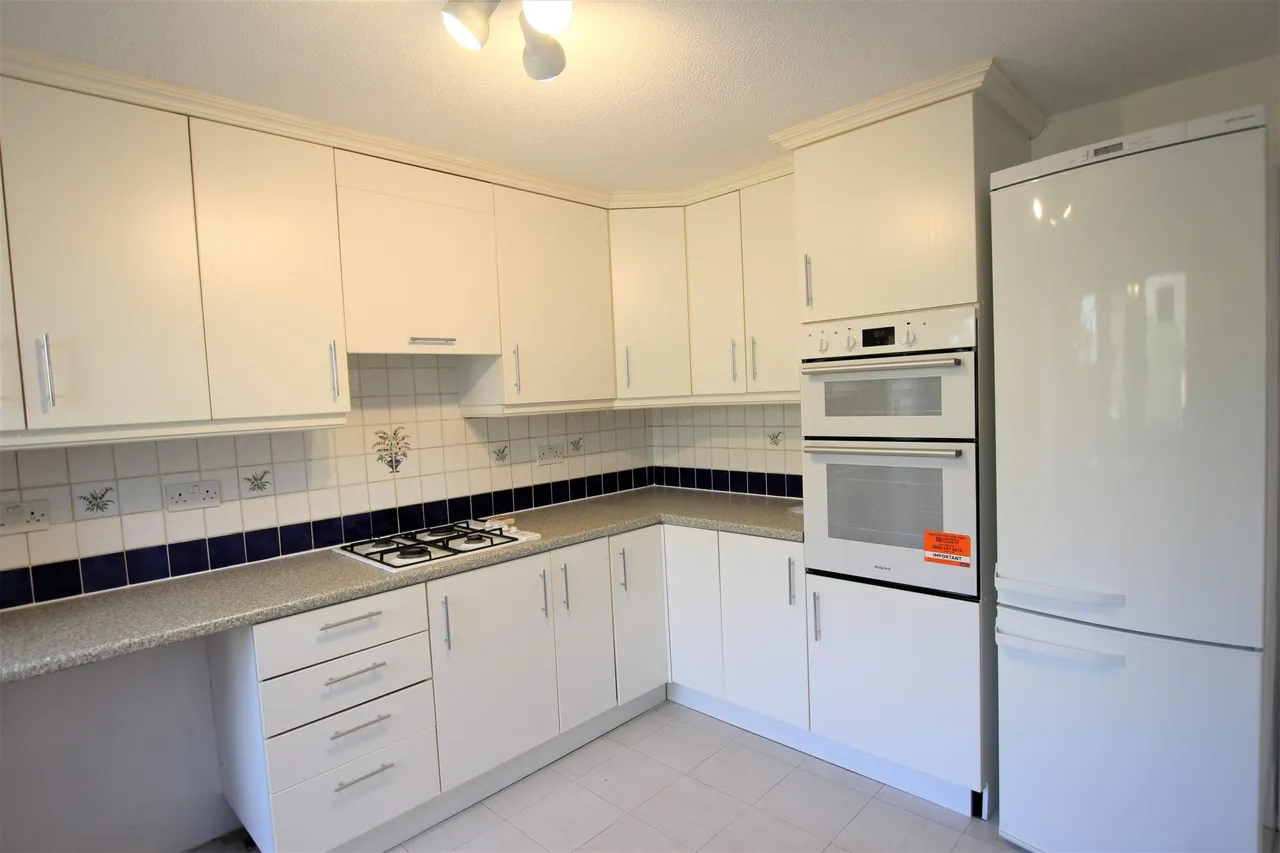 Milton Drive, Newport Pagnell, Newport Pagnell, MK16 9BS, photo 3