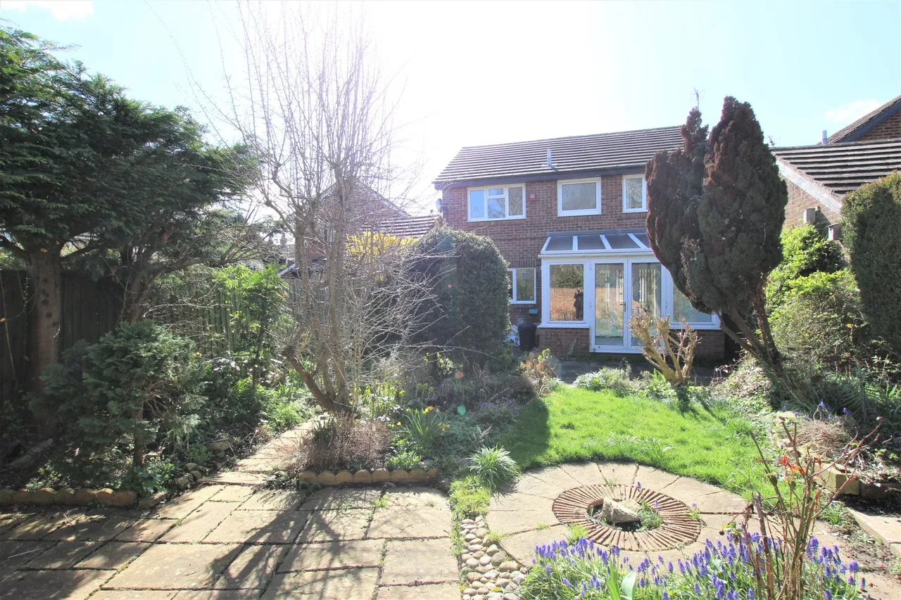 Milton Drive, Newport Pagnell, Newport Pagnell, MK16 9BS, photo 2
