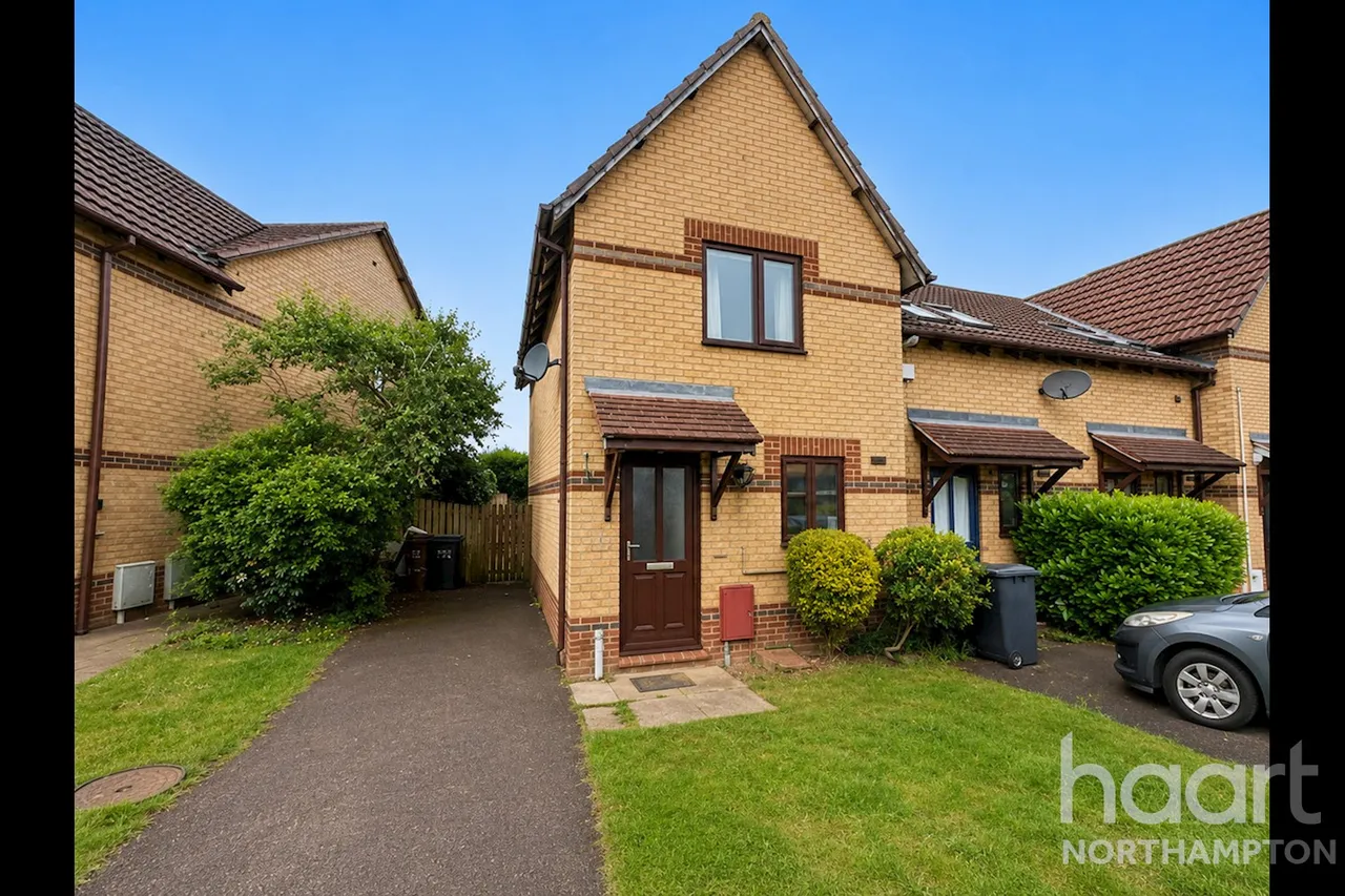 2 bed house for sale, Rochelle Way, Northampton, NN5