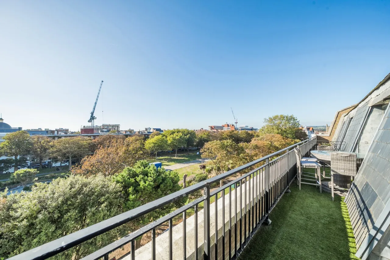 Steyne Gardens, Worthing, BN11, photo 15