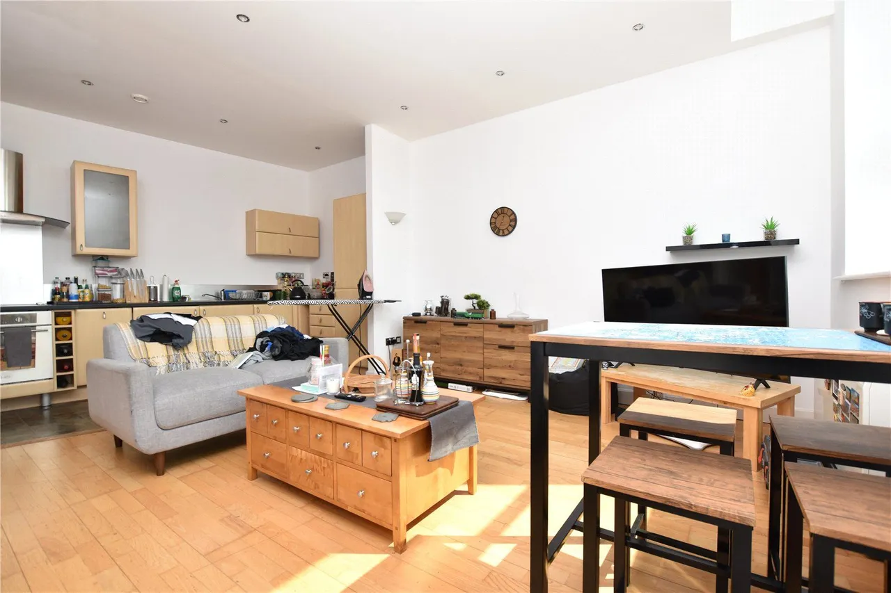 Cavendish Court, Drighlington, BD11, photo 4