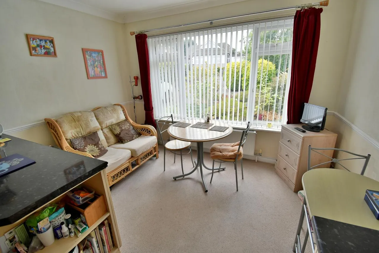 Mags Barrow, BH22, photo 6