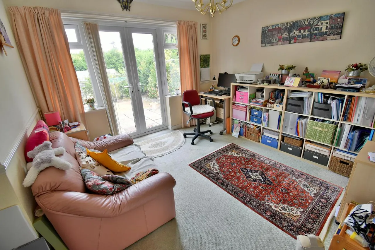 Mags Barrow, BH22, photo 10