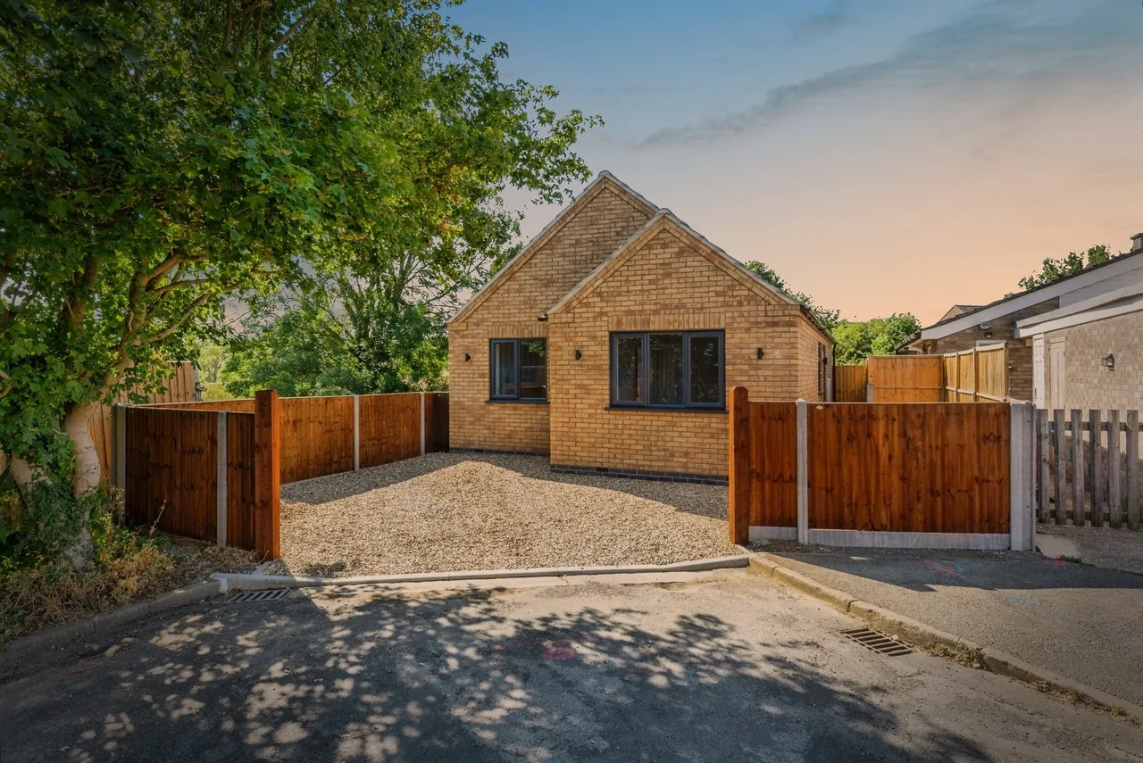 2 bed house for sale — Deepdale Drive, Leasingham, Sleaford