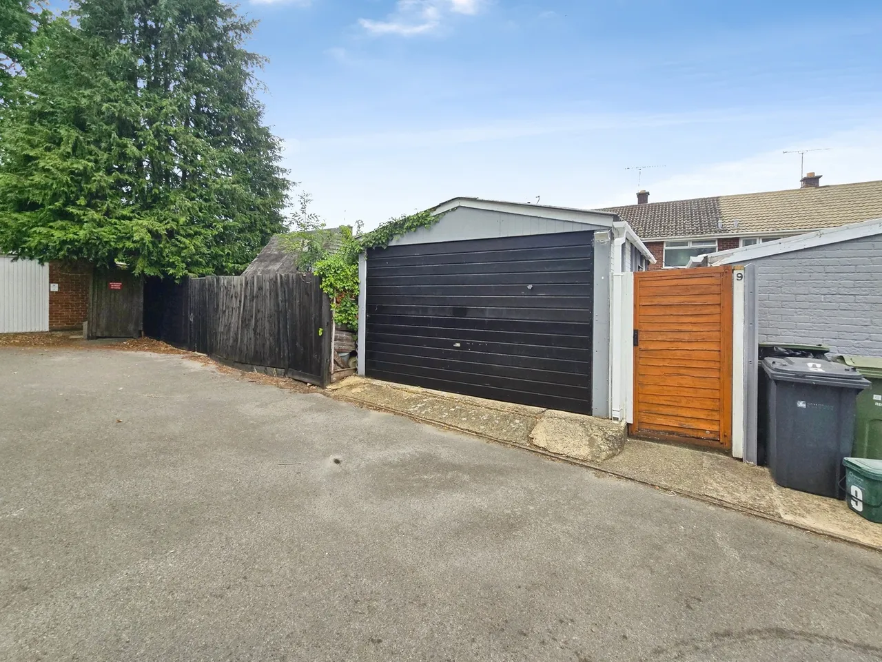 Potters Crescent, Ash, Surrey, GU12 6AY, photo 6