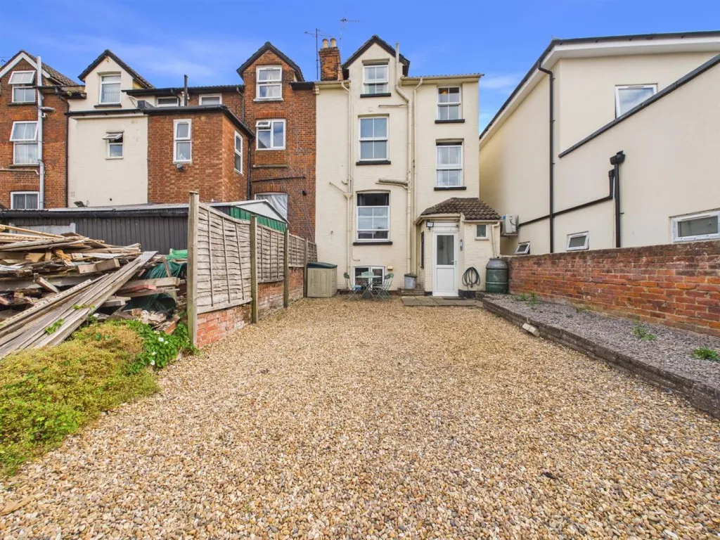 Tring Road, Aylesbury, photo 19