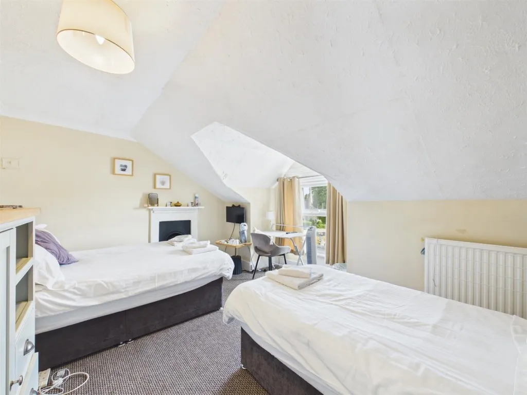 Tring Road, Aylesbury, photo 17