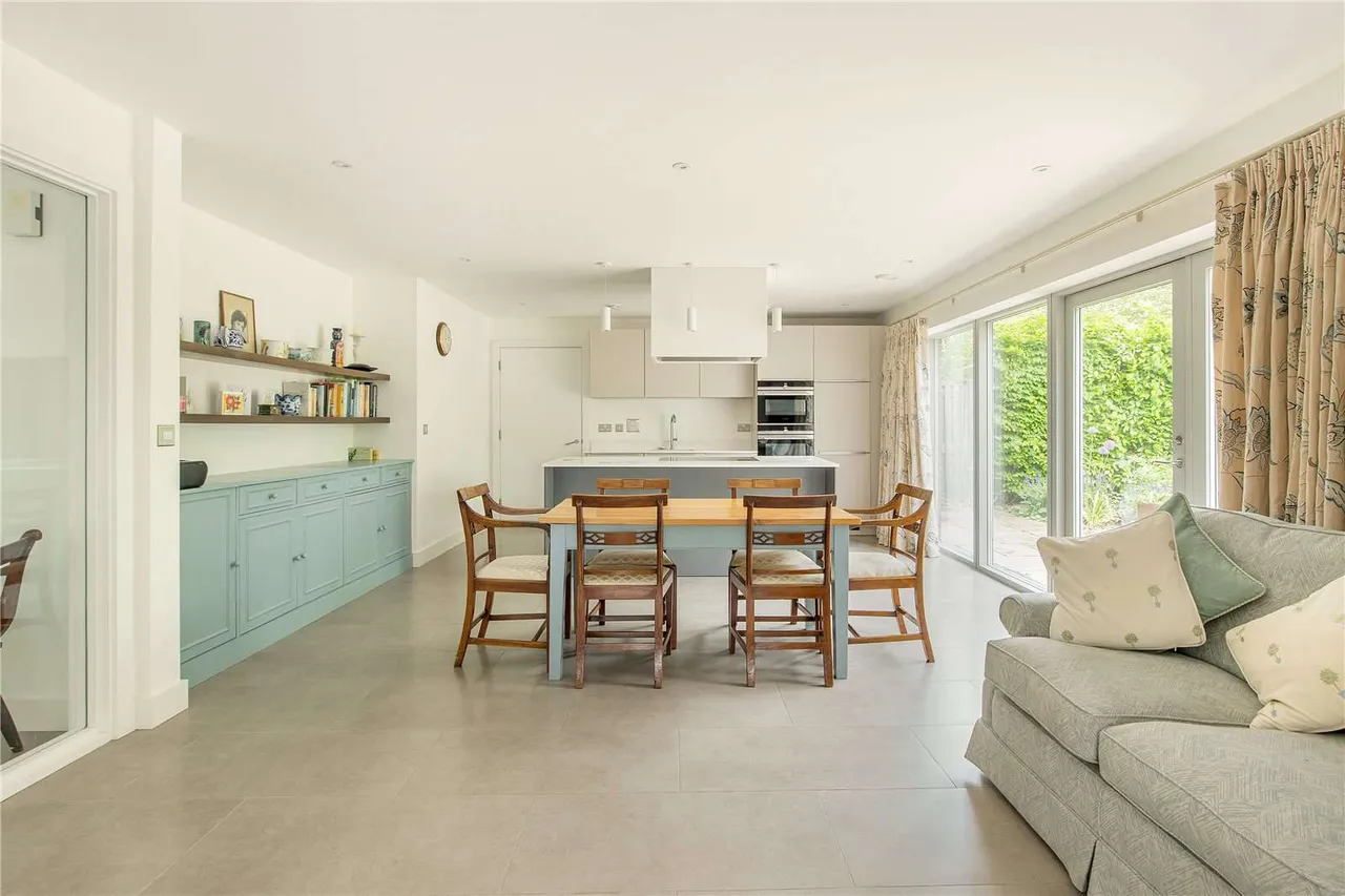 Maris Lane, Trumpington, Cambridge, Cambridgeshire, CB2 9LG, photo 3