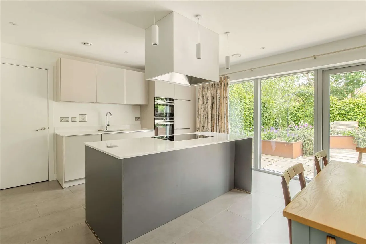 Maris Lane, Trumpington, Cambridge, Cambridgeshire, CB2 9LG, photo 2