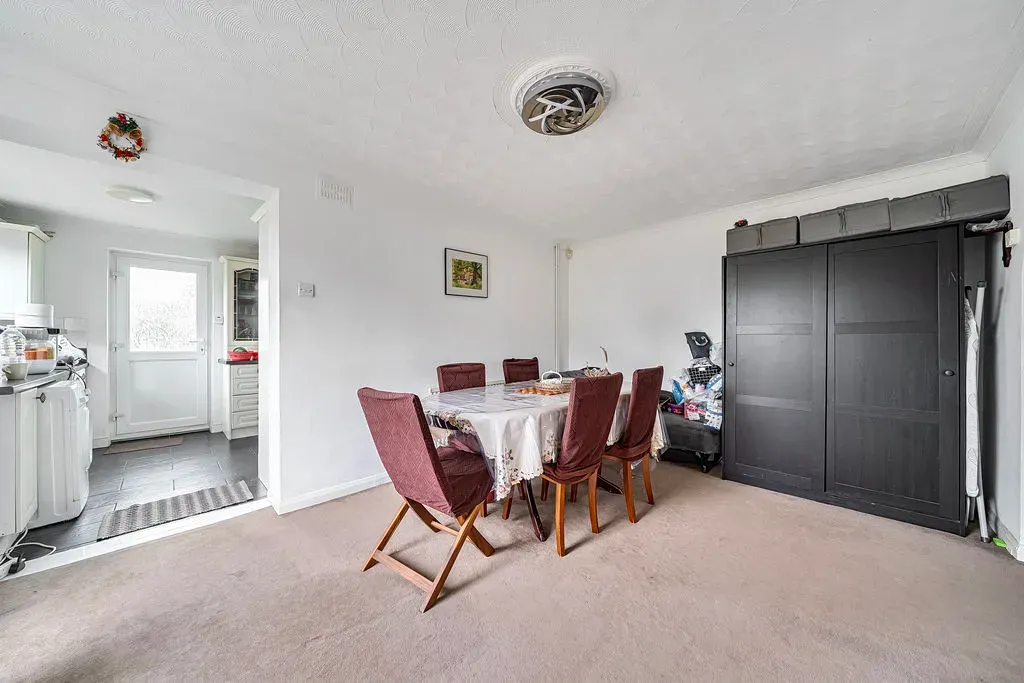 Celina Close, Bletchley, Milton Keynes, Buckinghamshire, MK2 3LS, photo 4