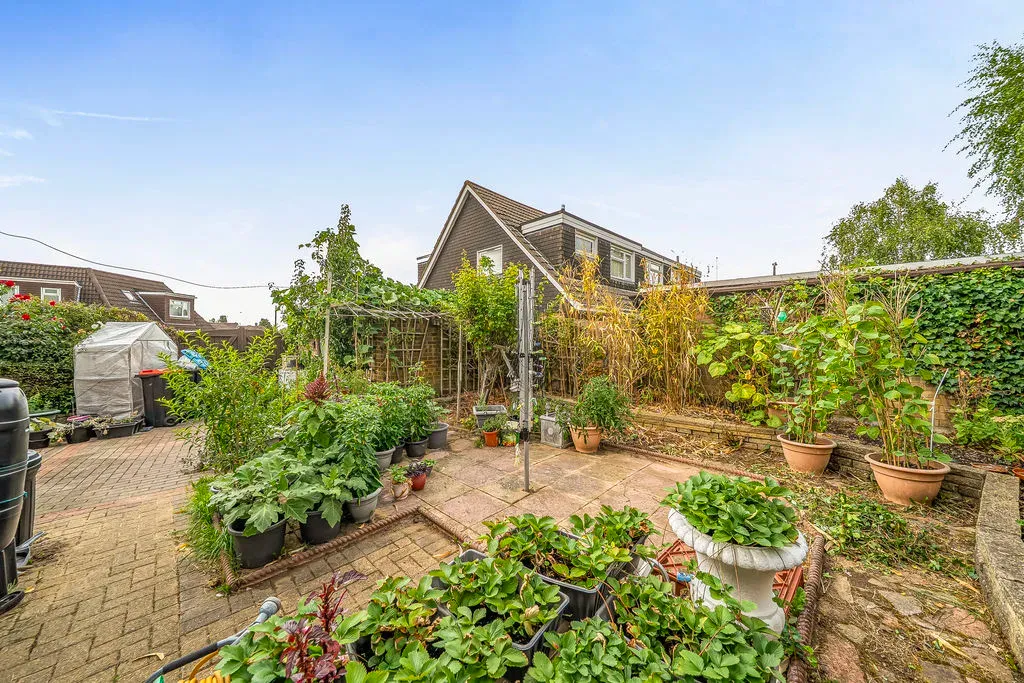 Celina Close, Bletchley, Milton Keynes, Buckinghamshire, MK2 3LS, photo 5