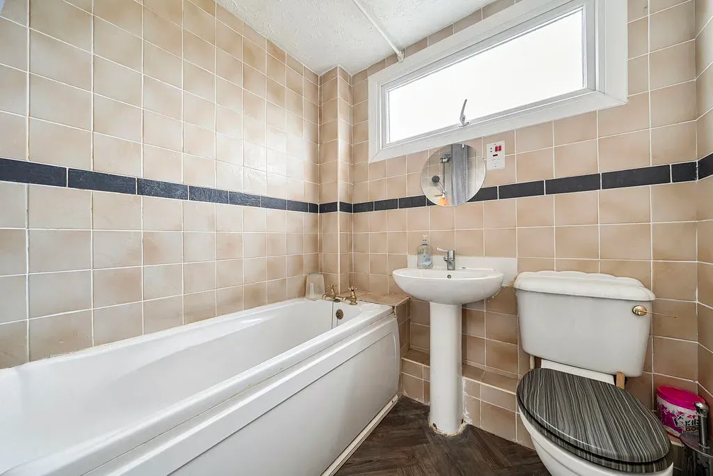 Celina Close, Bletchley, Milton Keynes, Buckinghamshire, MK2 3LS, photo 7